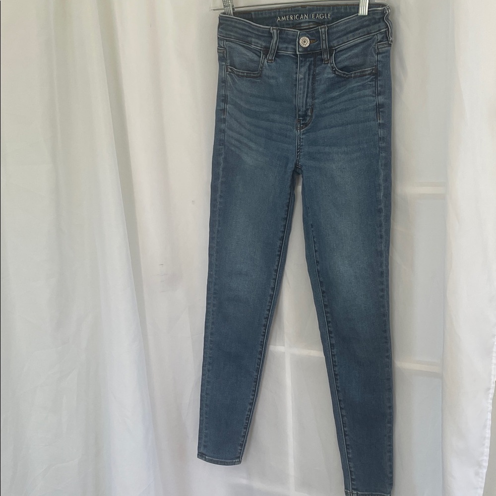 American Eagle High Rise next lvl stretch Size 4, waist 14, Rise 9.5, Inseam 28